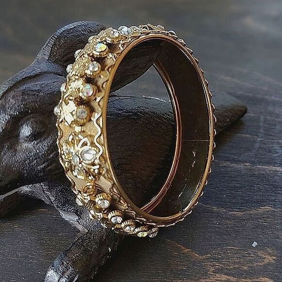 Vtg gold tone rhinestone hinged bangle - Picture 3 of 8